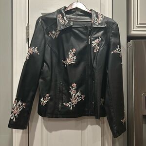 Adorable Alfani leather coat excellent condition